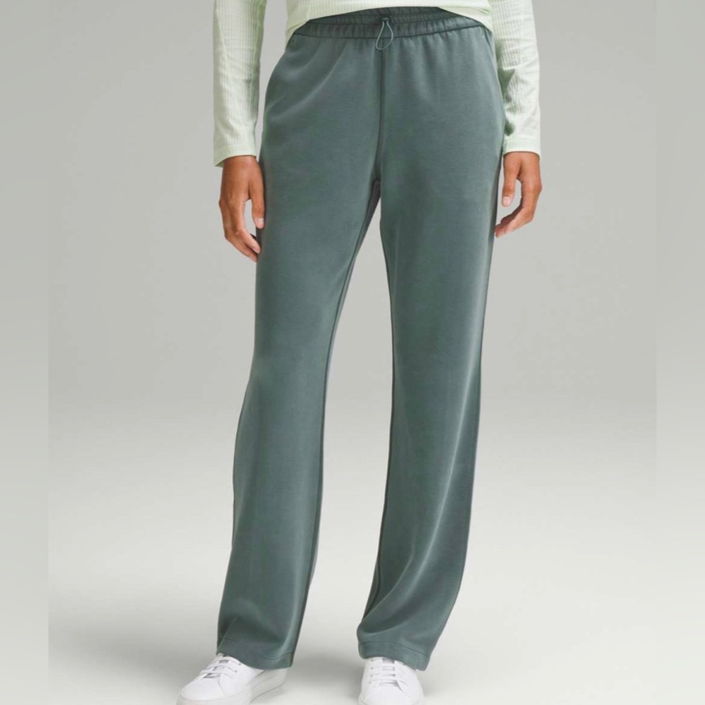 Lululemon Softstreme High-Rise Pant *Full Length
Dark Forest